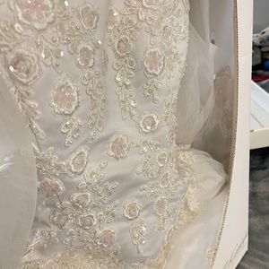 DAVID'S BRIDAL
MICHAELANGLEO/ STYLE 5023